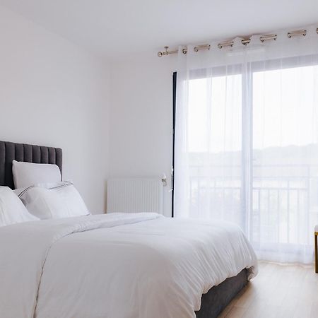 Appartement Luxueux, Neuf & Equipe A Versailles, Saint-Cyr-lʼÉcole Exteriör bild