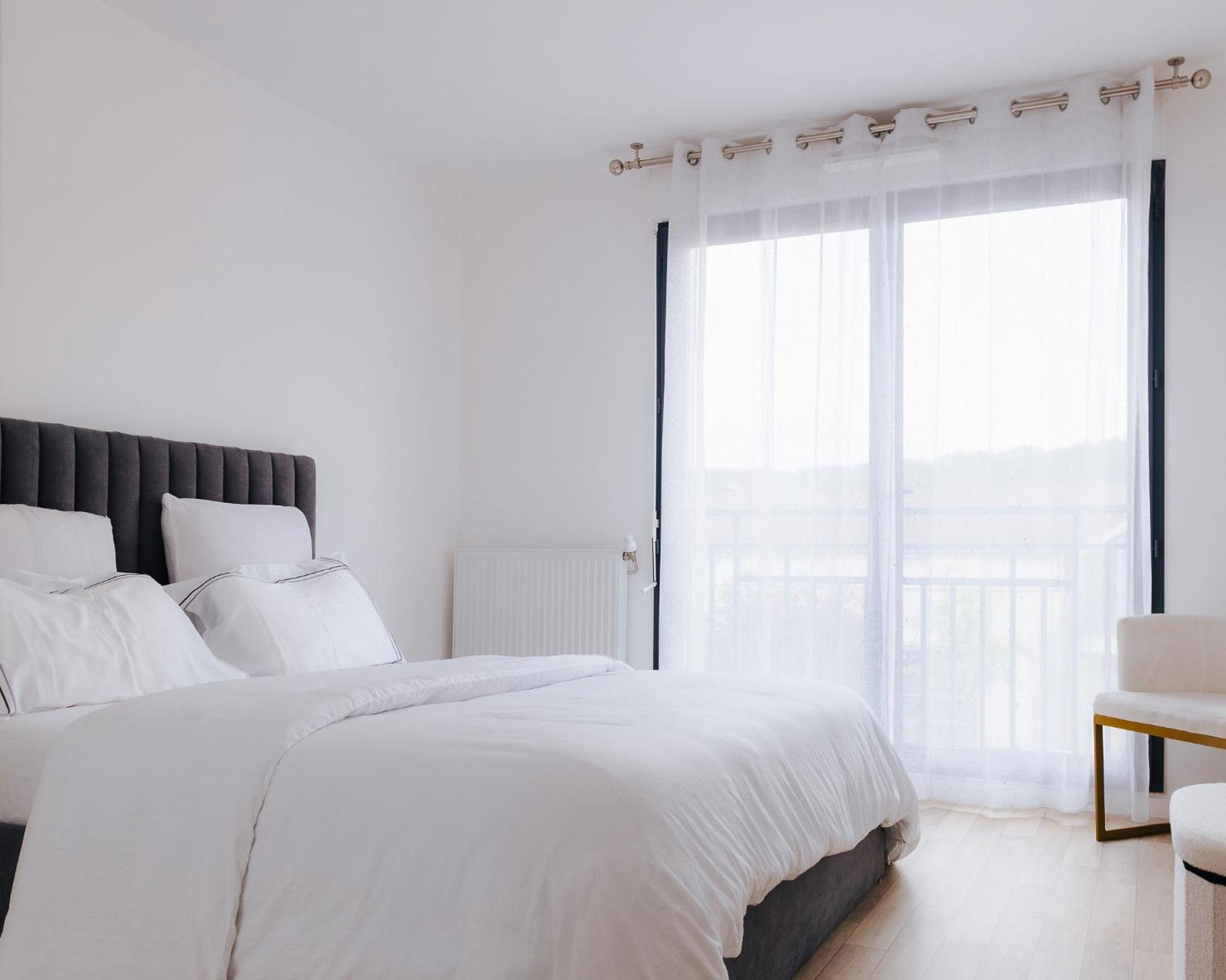 Appartement Luxueux, Neuf & Equipe A Versailles, Saint-Cyr-lʼÉcole Exteriör bild