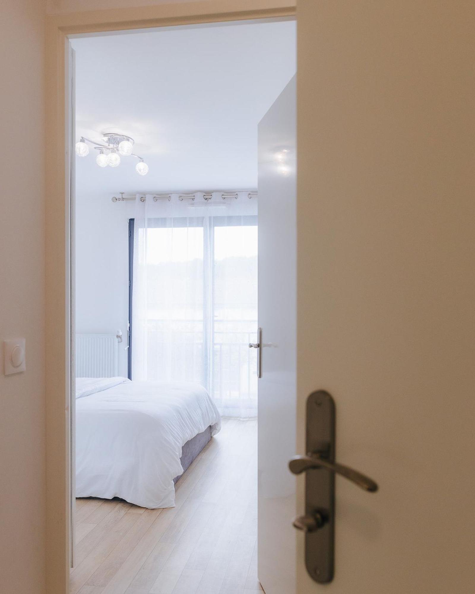 Appartement Luxueux, Neuf & Equipe A Versailles, Saint-Cyr-lʼÉcole Exteriör bild